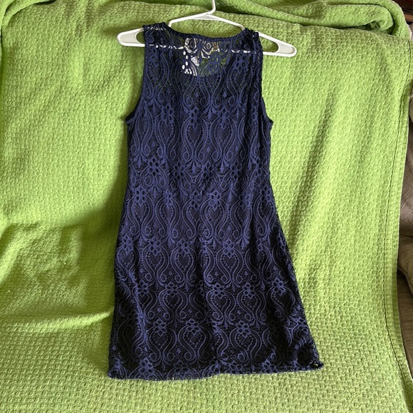 Elegant Navy Lace Dress - Picture 4 of 7